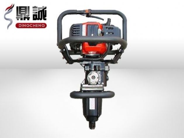 點擊查看詳細信息<br>標題：便攜式內(nèi)燃扳手 閱讀次數(shù)：4622