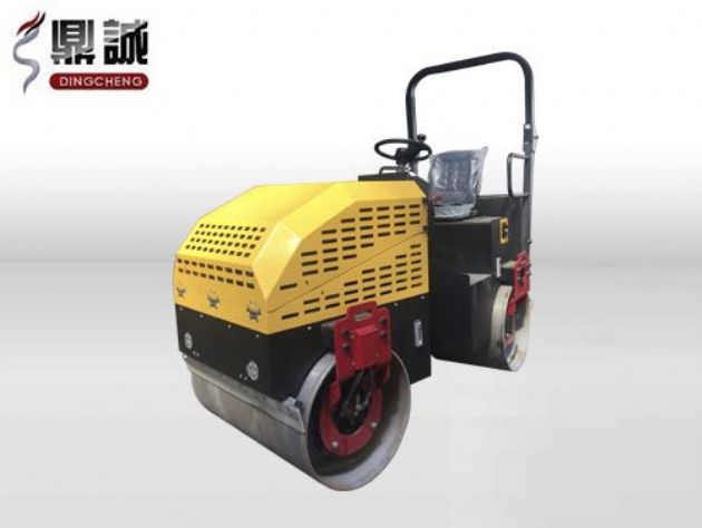 點(diǎn)擊查看詳細(xì)信息<br>標(biāo)題：2.5噸全液壓座駕式振動(dòng)壓路機(jī) 閱讀次數(shù)：15016