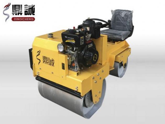 點(diǎn)擊查看詳細(xì)信息<br>標(biāo)題：DC850C座駕式壓路機(jī) 閱讀次數(shù)：15739